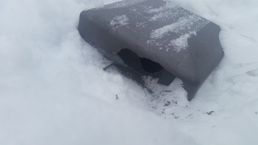 plastic-roof-on-snow