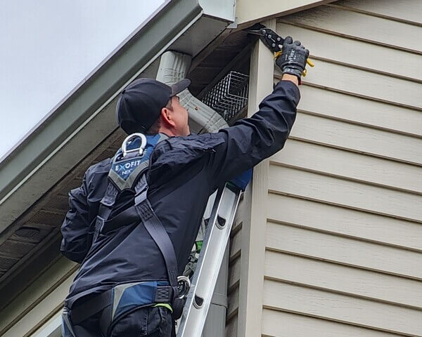 Skedaddle Technician Working